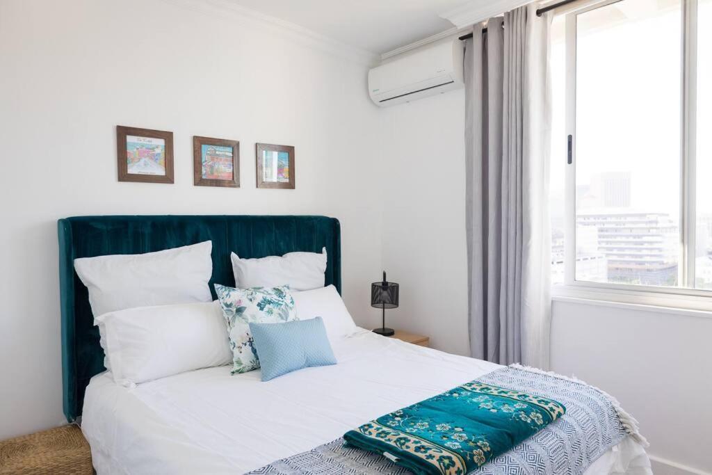 Modern, Trendy And Comfortable 2 Bedroom In