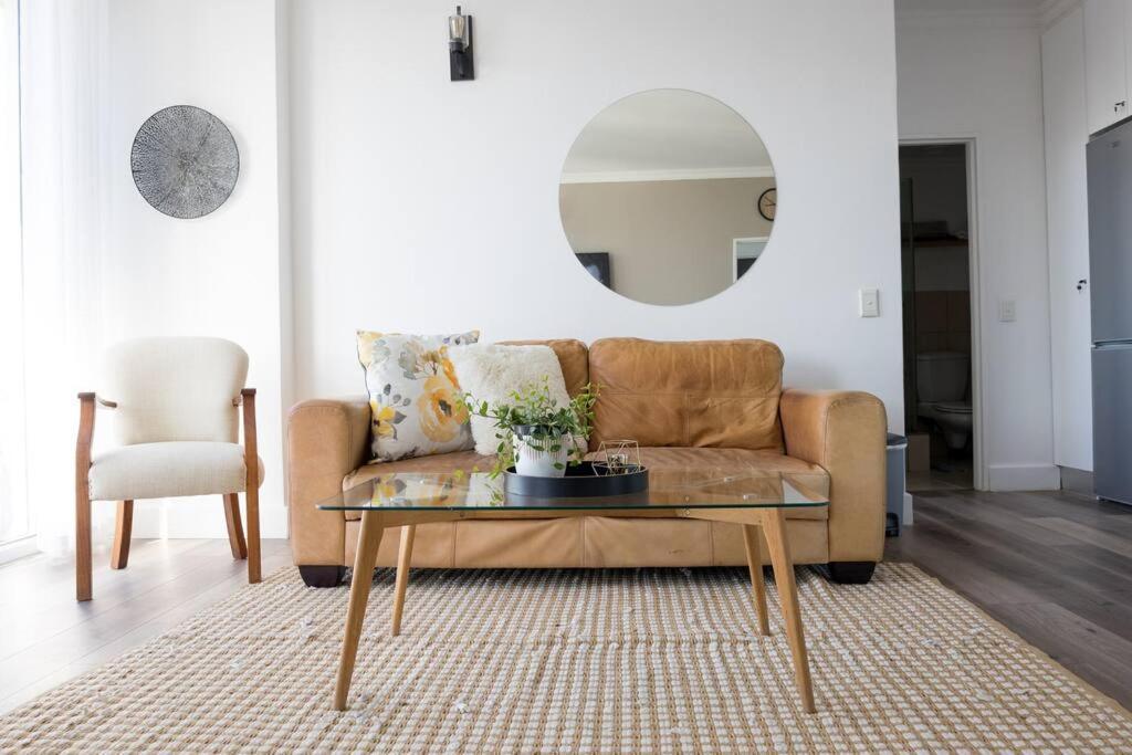 Modern, Trendy And Comfortable 2 Bedroom In