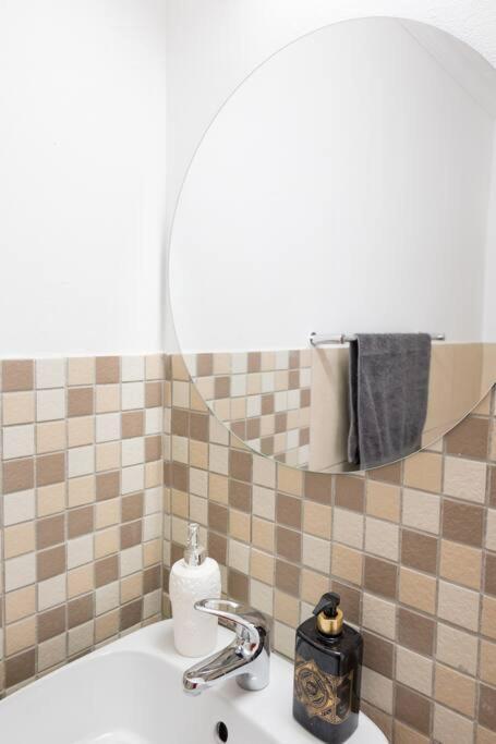 Modern, Trendy And Comfortable 2 Bedroom In