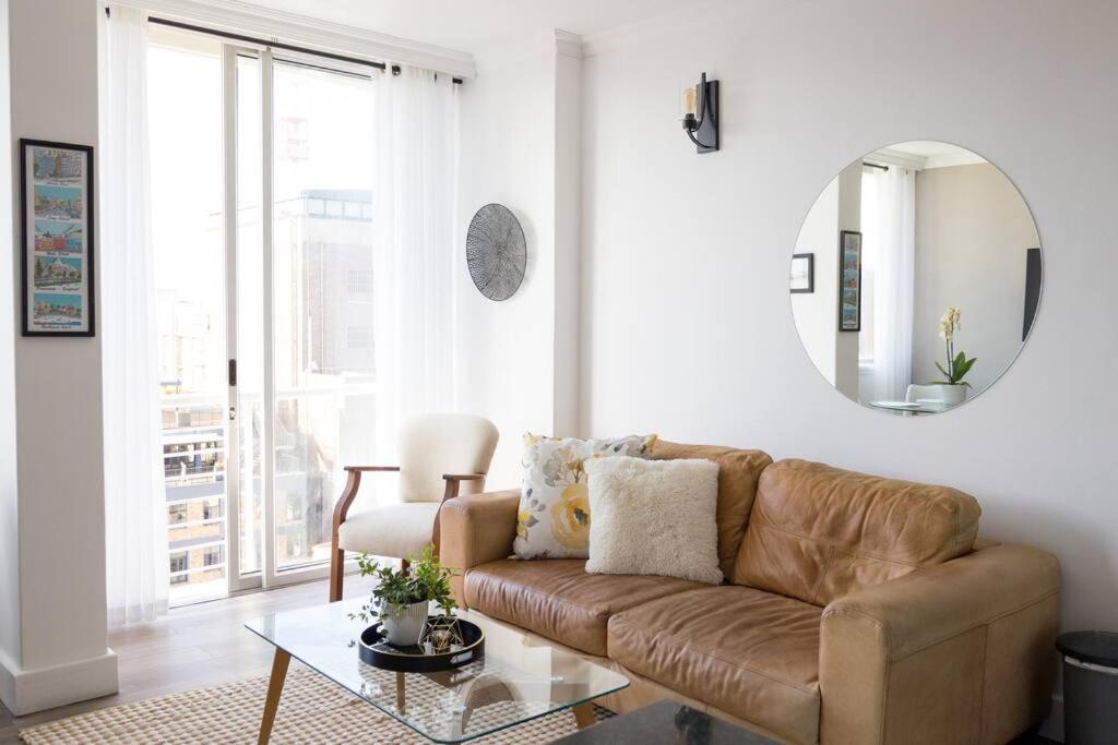 Modern, Trendy And Comfortable 2 Bedroom In Apartment